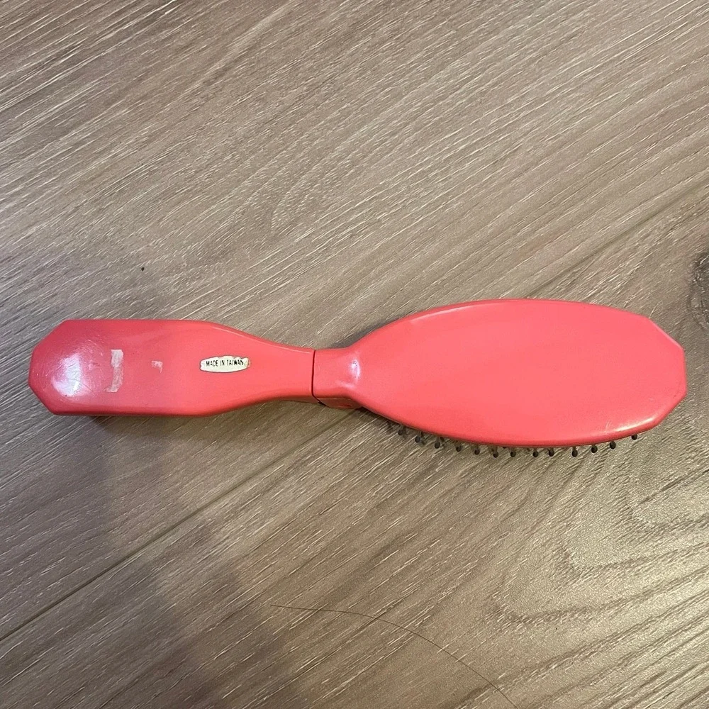 Paula Young vintage brush